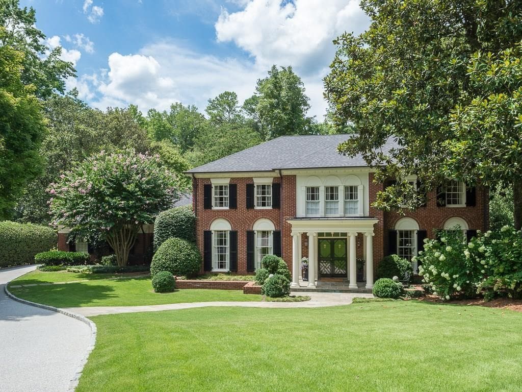 4 bedroom, 6 bathroom, 4,326 sq ft single family residence sold at 2855 Ramsgate, Atlanta, GA 30305