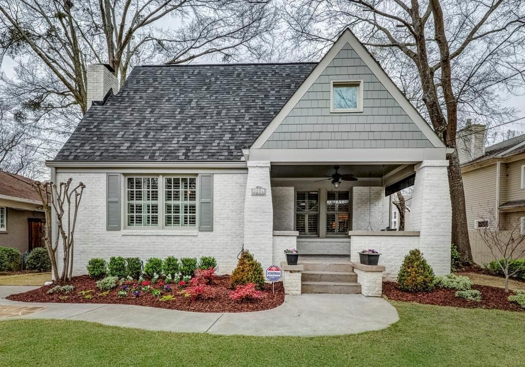 4 bedroom, 3 bathroom, 2,784 sq ft single family residence sold at 2226 Willow Avenue, Atlanta, GA 30305