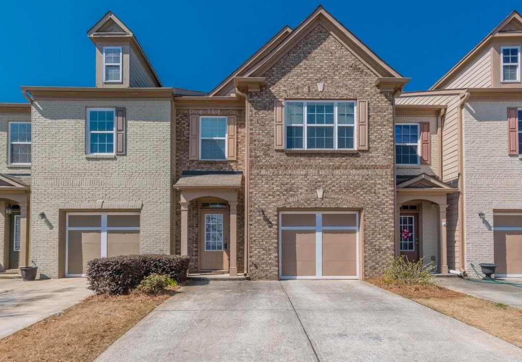 3 bedroom, 3 bathroom, 1,914 sq ft townhouse sold at 4926 Sherwood Way, Cumming, GA 30040