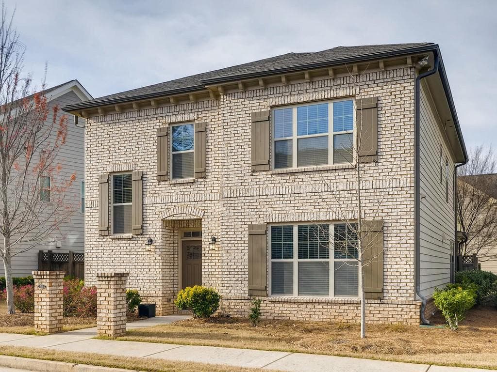 4 bedroom, 4 bathroom, 2,588 sq ft single family residence sold at 715 Park Manor Drive, Smyrna, GA 30082
