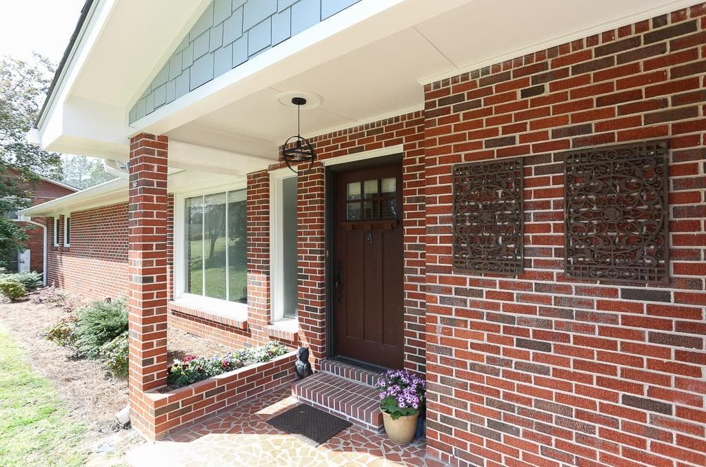 4 bedroom, 3 bathroom, 2,691 sq ft single family residence sold at 5128 LAKEWOOD Drive, Acworth, GA 30101