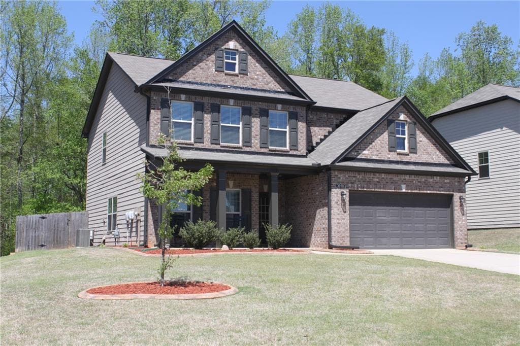 4 bedroom, 3 bathroom, 2,696 sq ft single family residence sold at 3910 Pleasant Woods Drive, Cumming, GA 30028
