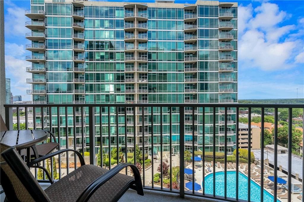 1 bedroom, 1 bathroom, 849 sq ft condominium sold at 923 Peachtree Street 1222, Atlanta, GA 30309