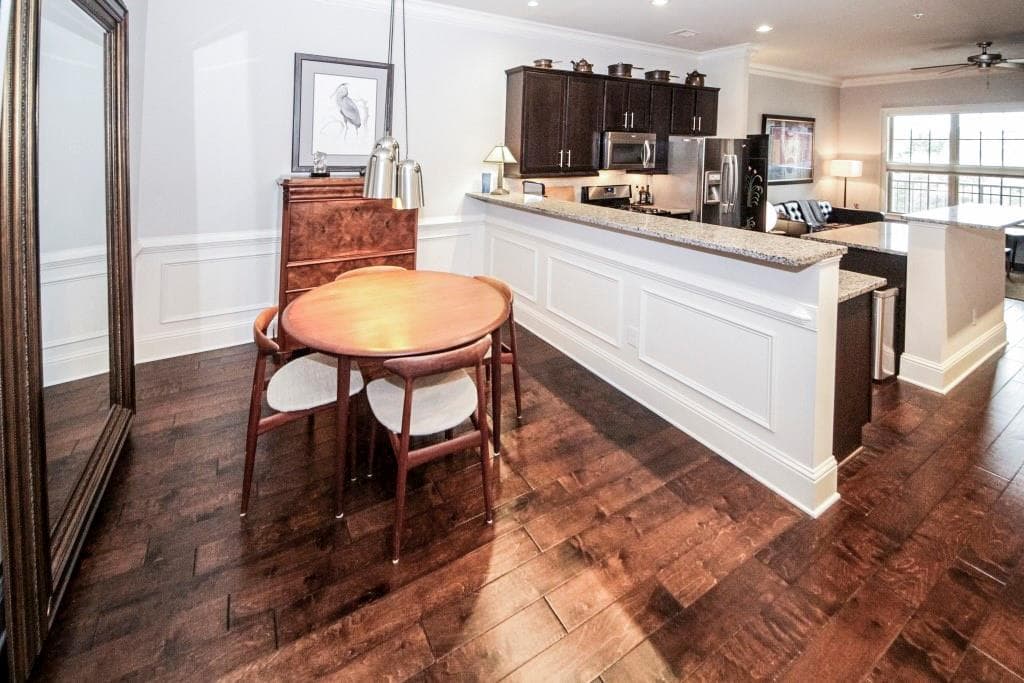 1 bedroom, 1 bathroom, 950 sq ft condominium sold at 2300 Peachford Road 4403, Dunwoody, GA 30338