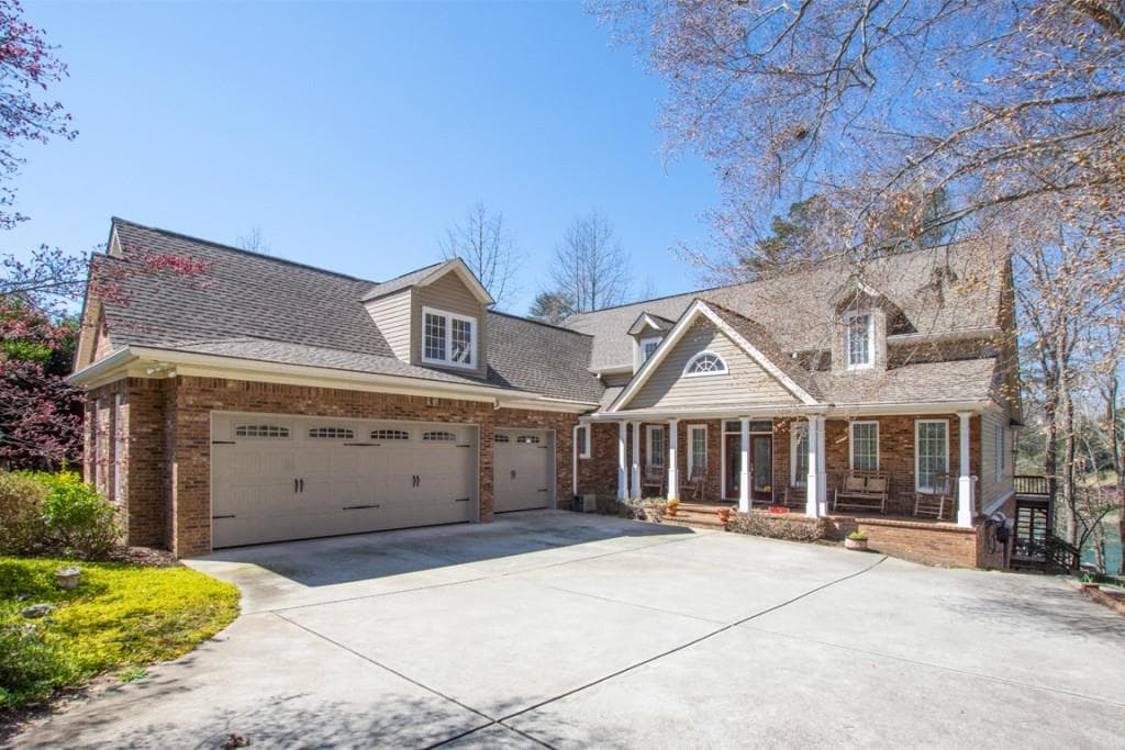 6 bedroom, 7 bathroom, 6,424 sq ft single family residence sold at 4170 Merritt Drive, Cumming, GA 30041