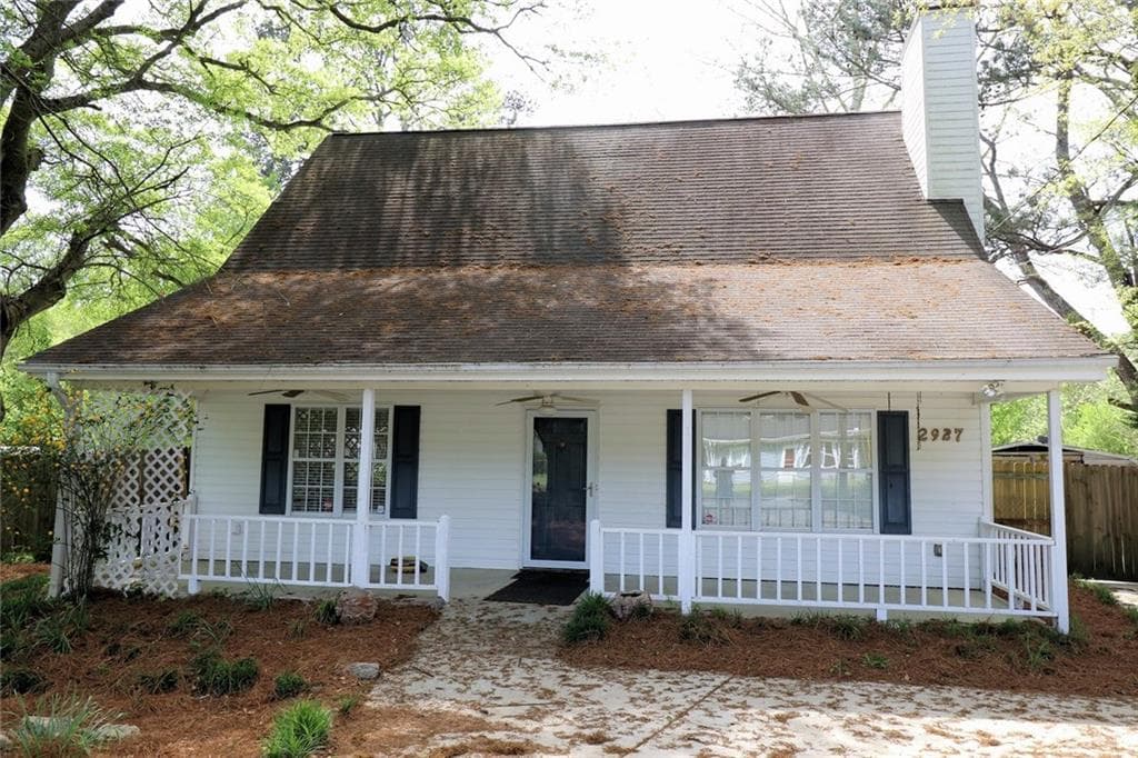 3 bedroom, 2 bathroom, 1,603 sq ft single family residence sold at 2927 Hall Drive, Smyrna, GA 30082