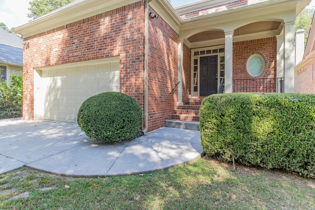 6 bedroom, 6 bathroom, 3,979 sq ft single family residence sold at 1483 Sylvan Circle, Brookhaven, GA 30319
