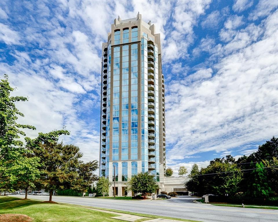 2 bedroom, 3 bathroom, 1,939 sq ft condominium sold at 2795 Peachtree Road 1104, Atlanta, GA 30305