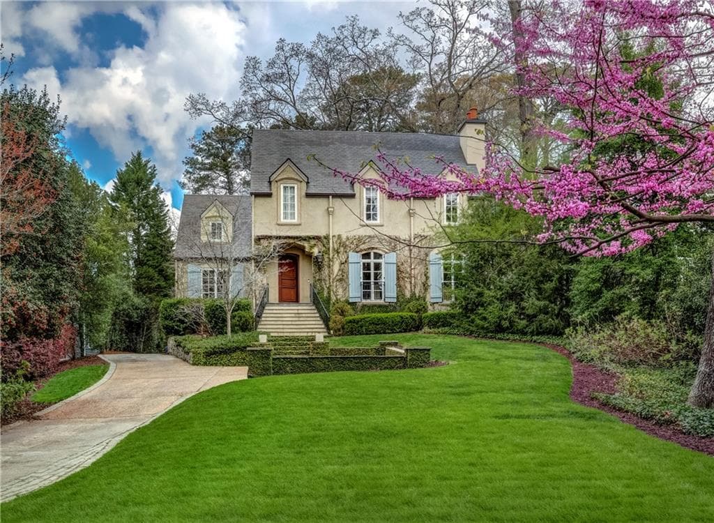 4 bedroom, 5 bathroom, 5,213 sq ft single family residence sold at 160 Peachtree Way, Atlanta, GA 30305