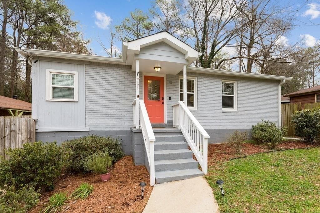 3 bedroom, 2 bathroom, 1,198 sq ft single family residence sold at 544 Daniel Avenue, Decatur, GA 30032