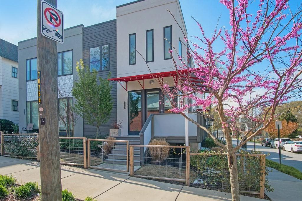 4 bedroom, 4 bathroom, 2,080 sq ft condominium sold at 965 Kirkwood Avenue, Atlanta, GA 30316