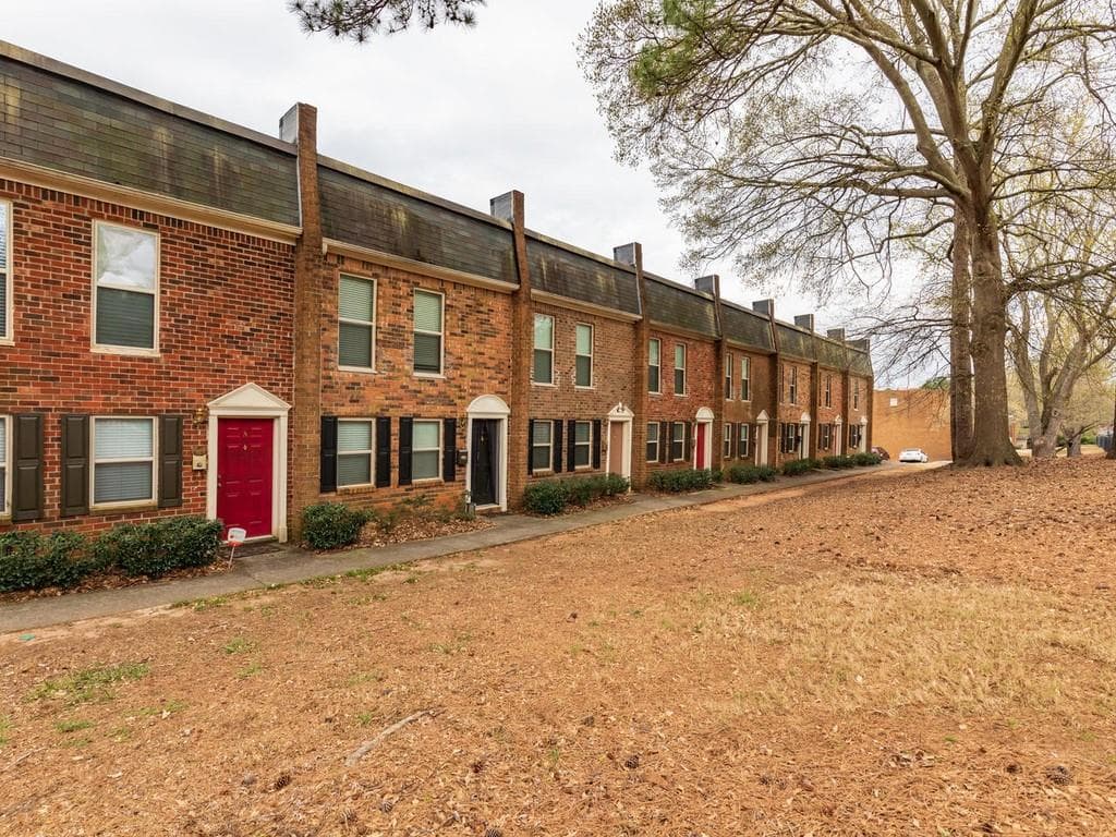 215 Winding River Drive C, Sandy Springs, GA 30350 — most recent listing photo