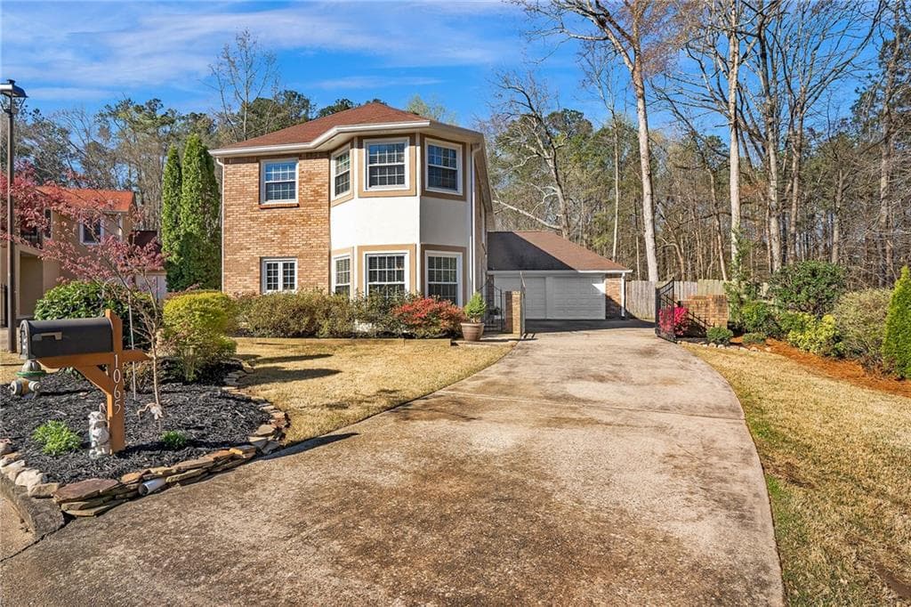 3 bedroom, 3 bathroom, 2,001 sq ft single family residence sold at 1065 Essex Court, Alpharetta, GA 30004
