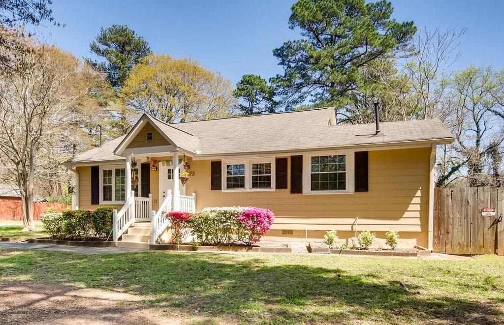 2 bedroom, 2 bathroom, 1,381 sq ft single family residence sold at 2172 STOCKBRIDGE Drive, Atlanta, GA 30316