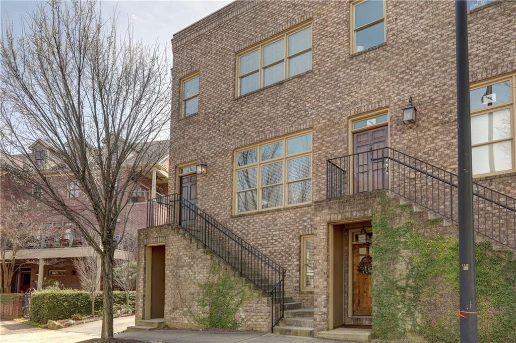 4 bedroom, 4 bathroom, 2,352 sq ft townhouse sold at 951 N Ormewood Park Drive, Atlanta, GA 30316