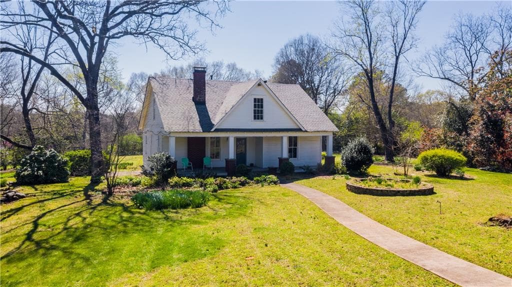 3 bedroom, 1 bathroom, 1,720 sq ft single family residence sold at 1987 Knight Court, Atlanta, GA 30316