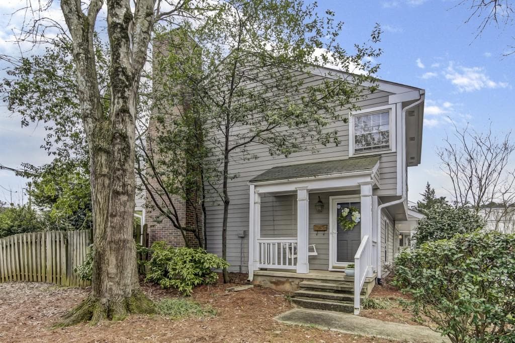 2401 Farmstead Circle, Smyrna, GA 30080 — most recent listing photo