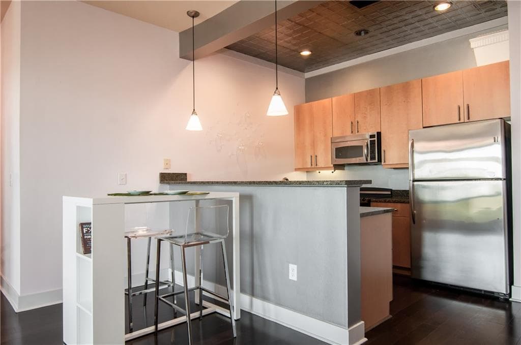 1 bedroom, 1 bathroom, 962 sq ft condominium sold at 425 Chapel Street 1407, Atlanta, GA 30313