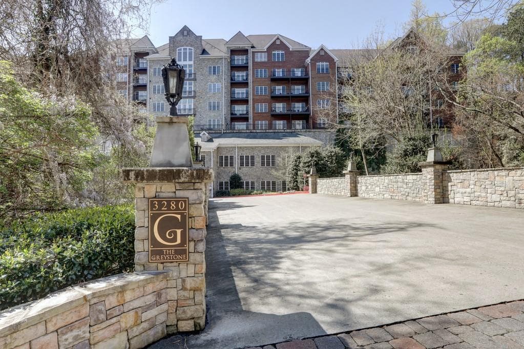 2 bedroom, 3 bathroom, 1,932 sq ft condominium sold at 3280 Stillhouse Lane 113, Atlanta, GA 30339