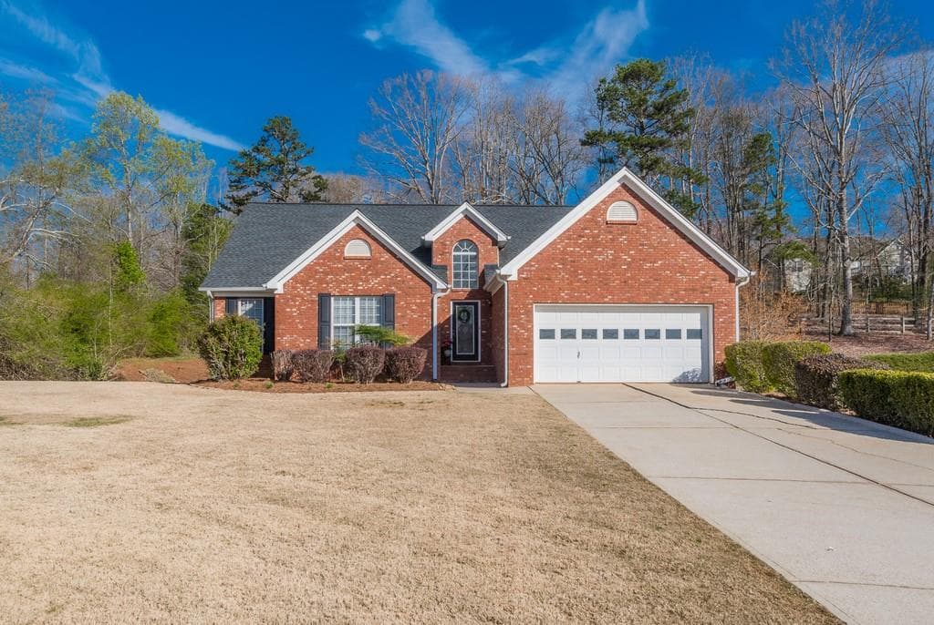 4 bedroom, 3 bathroom, 1,950 sq ft single family residence sold at 6885 VALLEY FOREST Drive, Cumming, GA 30041