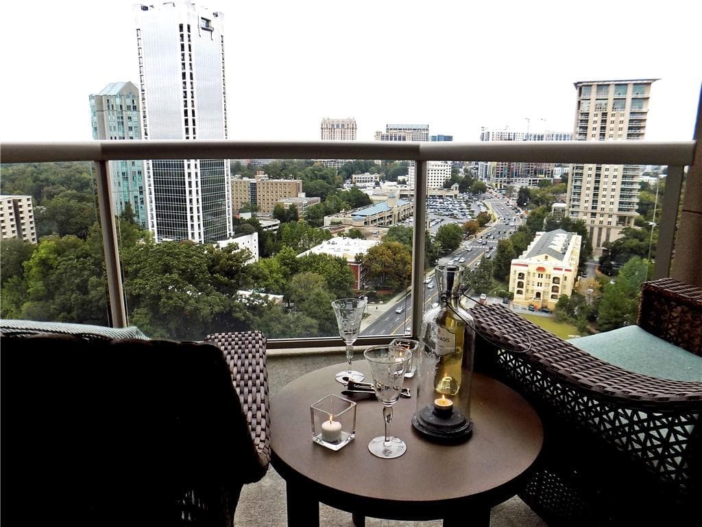 2 bedroom, 3 bathroom, 1,594 sq ft condominium sold at 2795 Peachtree Road 1705, Atlanta, GA 30305