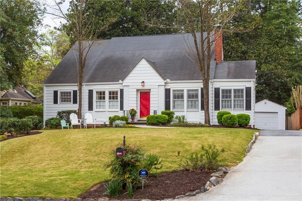 3 bedroom, 3 bathroom, 1,857 sq ft single family residence sold at 660 Darlington Road, Atlanta, GA 30305