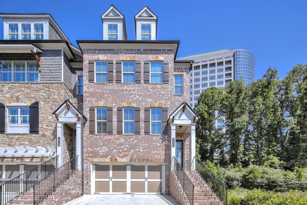 4 bedroom, 5 bathroom, 3,093 sq ft townhouse sold at 3271 Matthewson Way, Atlanta, GA 30339