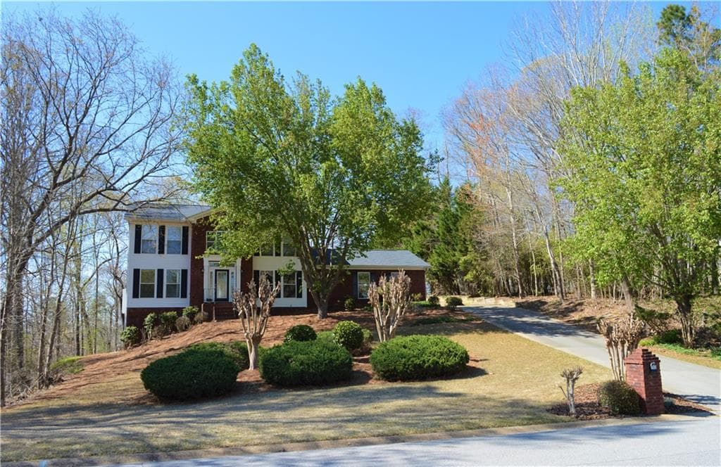 2933 Rivercrest Drive, Gainesville, GA 30507 — most recent listing photo