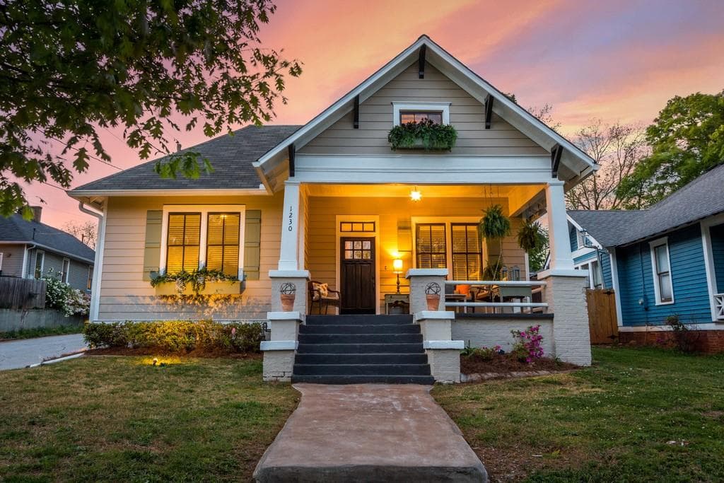 3 bedroom, 2 bathroom, 1,632 sq ft single family residence sold at 1230 Arkwright Place, Atlanta, GA 30317