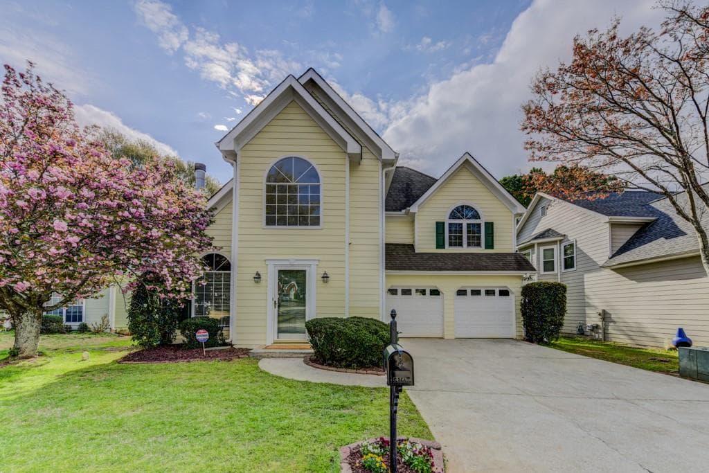 3 bedroom, 3 bathroom, 1,987 sq ft single family residence sold at 2829 Ashwood Place, Decatur, GA 30030