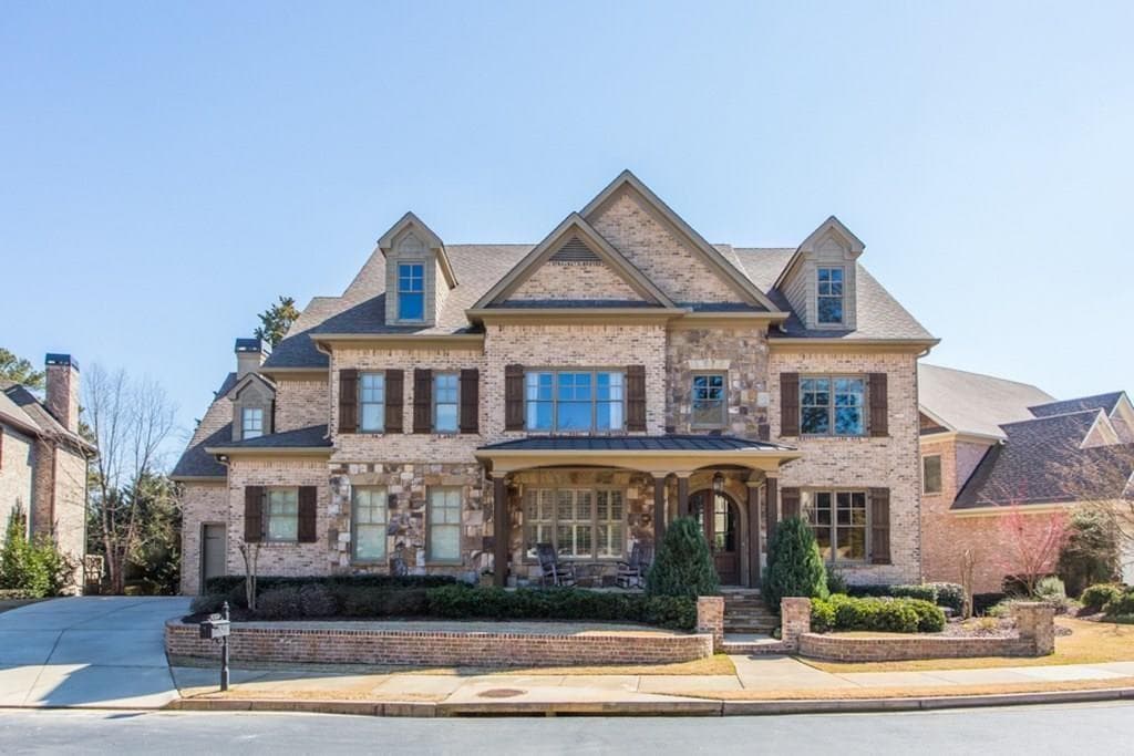 6 bedroom, 8 bathroom, 4,798 sq ft single family residence sold at 545 Glenmanor Court, Atlanta, GA 30328