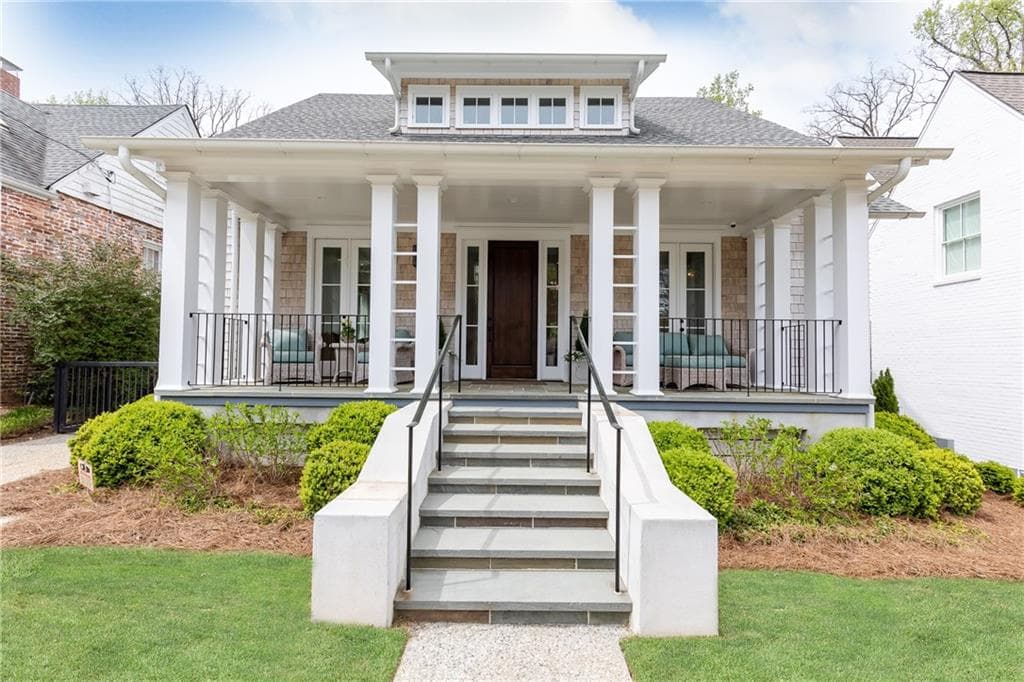 4 bedroom, 3 bathroom, 4,105 sq ft single family residence sold at 2612 Forrest Way, Atlanta, GA 30305