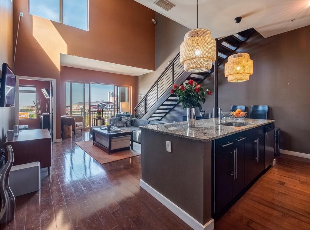 2 bedroom, 2 bathroom, 1,139 sq ft condominium sold at 333 Nelson Street 421, Atlanta, GA 30313