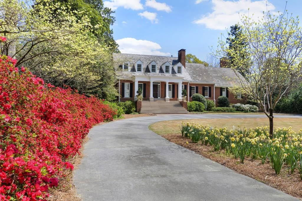 4 bedroom, 6 bathroom, 4,665 sq ft single family residence sold at 3541 Cochise Drive, Atlanta, GA 30339