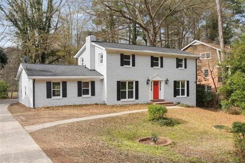 4 bedroom, 3 bathroom, 2,240 sq ft single family residence sold at 9850 La View Circle, Roswell, GA 30075