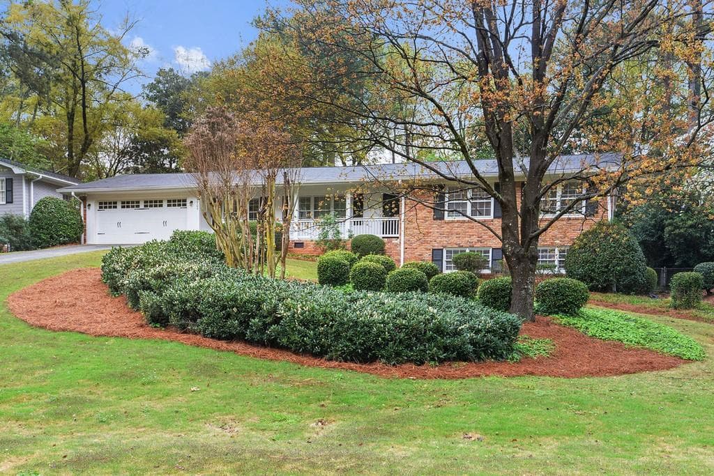 3 bedroom, 3 bathroom, 1,797 sq ft single family residence sold at 5705 Kayron Drive, Atlanta, GA 30328