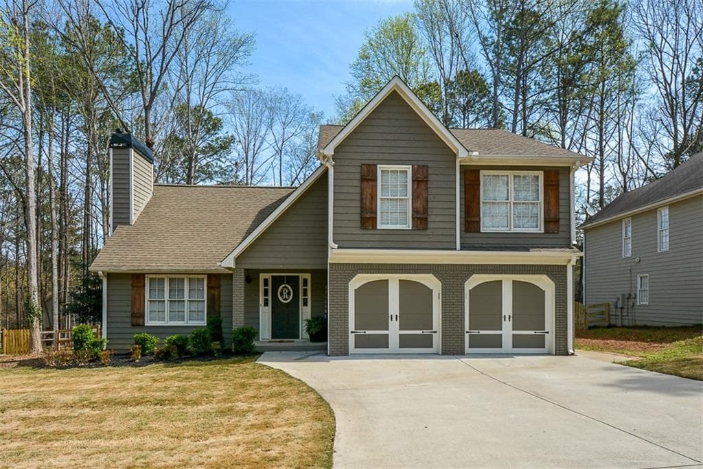3 bedroom, 3 bathroom, 2,045 sq ft single family residence sold at 4018 Bent Willow Lane, Woodstock, GA 30189