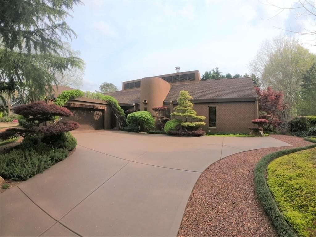 125 Bridle Trail Court, Roswell, GA 30076 — most recent listing photo