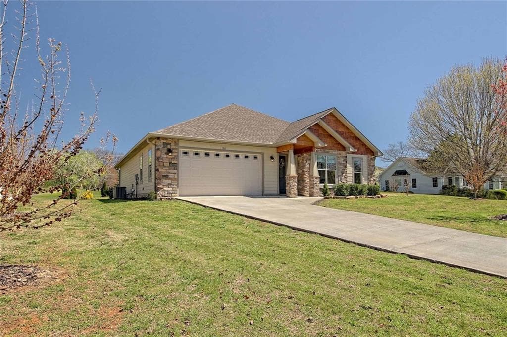 311 Harbor Road, Hiawassee, GA 30546 — most recent listing photo