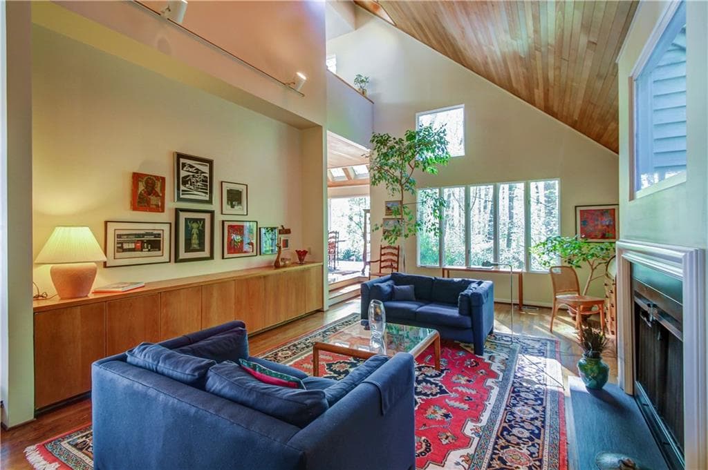 4 bedroom, 4 bathroom, 3,399 sq ft single family residence sold at 639 Norfleet Road, Atlanta, GA 30305