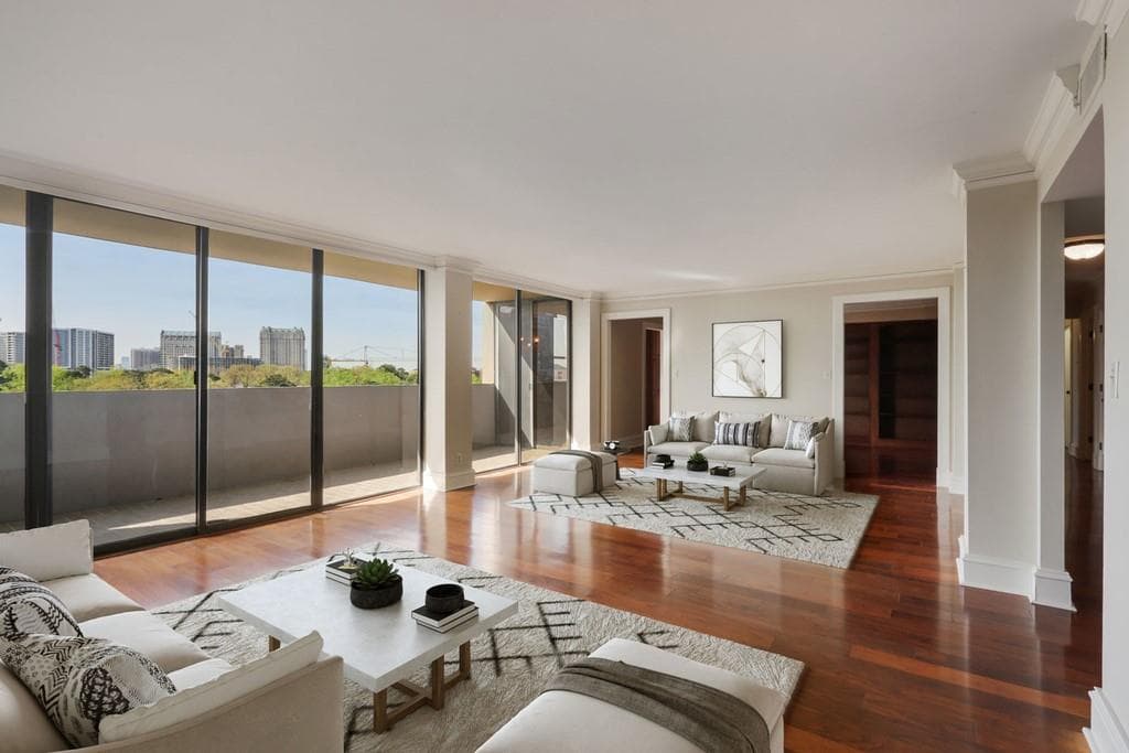 3 bedroom, 4 bathroom, 2,557 sq ft condominium sold at 3530 Piedmont Road 14L, Atlanta, GA 30305