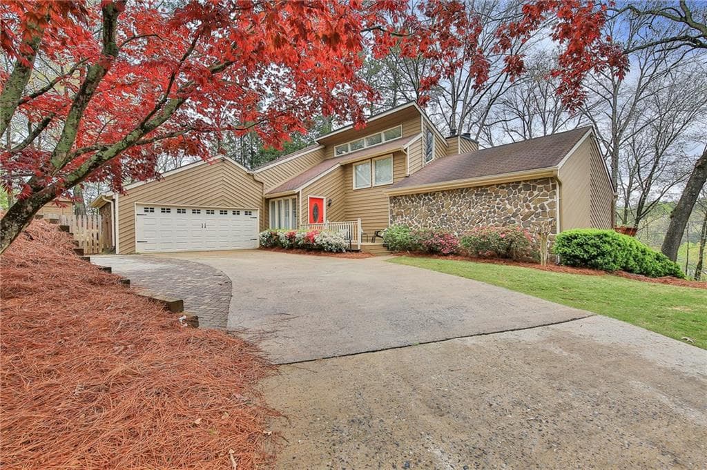 3 bedroom, 3 bathroom single family residence sold at 325 Tigris Way, Alpharetta, GA 30022
