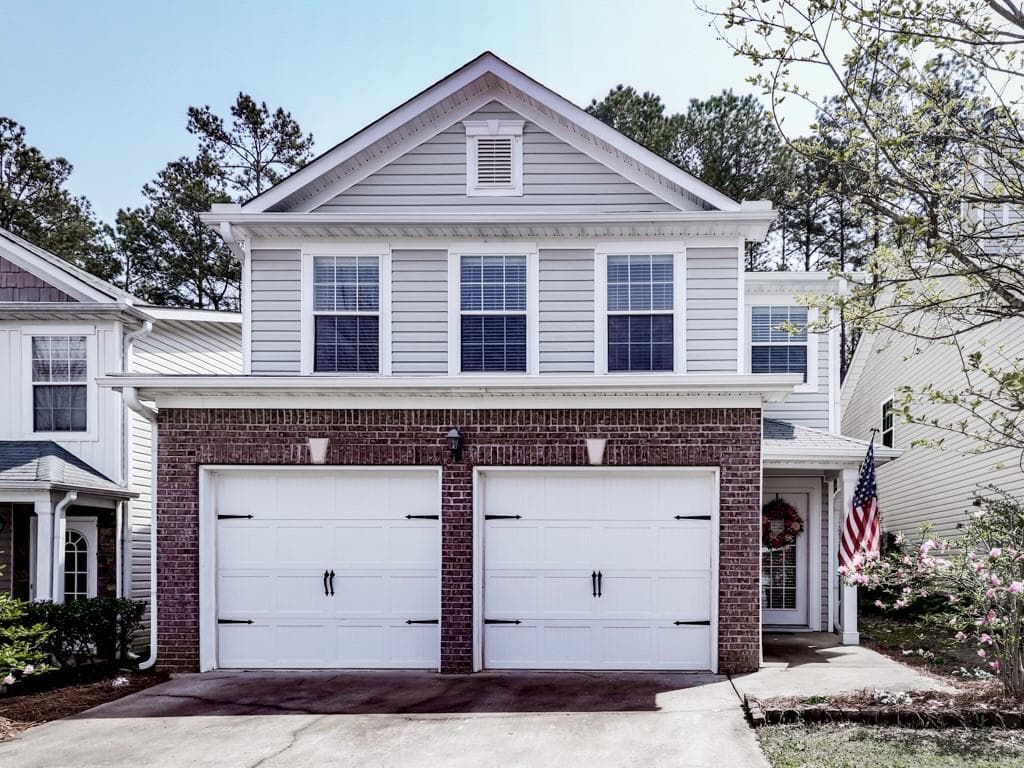 3 bedroom, 3 bathroom, 2,340 sq ft single family residence sold at 373 Hidden Creek Lane, Canton, GA 30114