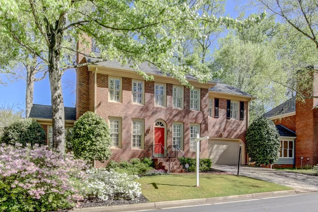 3 bedroom, 3 bathroom, 2,439 sq ft single family residence sold at 1116 Haven Glen Lane, Brookhaven, GA 30319