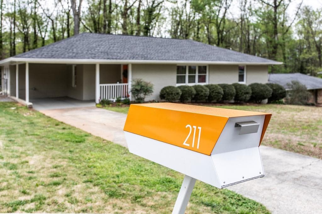 211 Worthington Drive, Marietta, GA 30068 — most recent listing photo