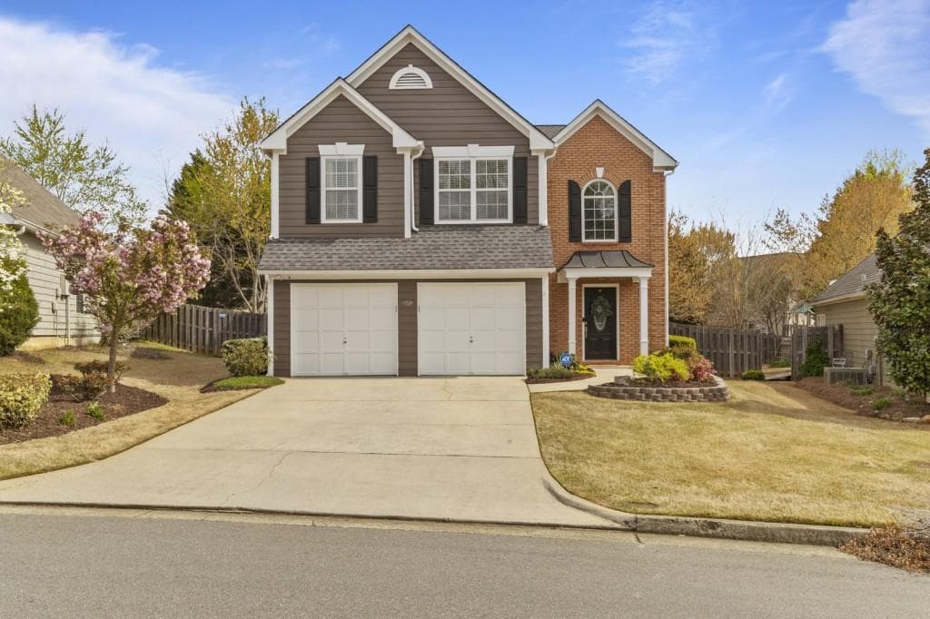 4 bedroom, 3 bathroom, 1,656 sq ft single family residence sold at 1315 Crabapple Lake Circle, Roswell, GA 30076