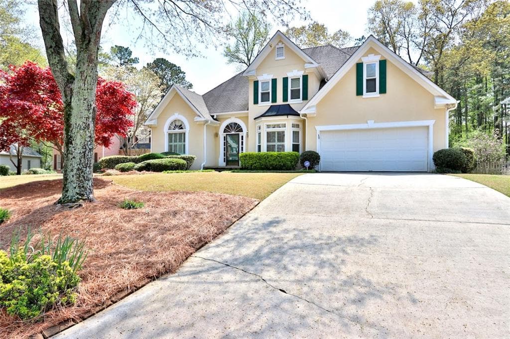 5 bedroom, 3 bathroom, 2,821 sq ft single family residence sold at 605 WILLOWBROOK Run, Alpharetta, GA 30022
