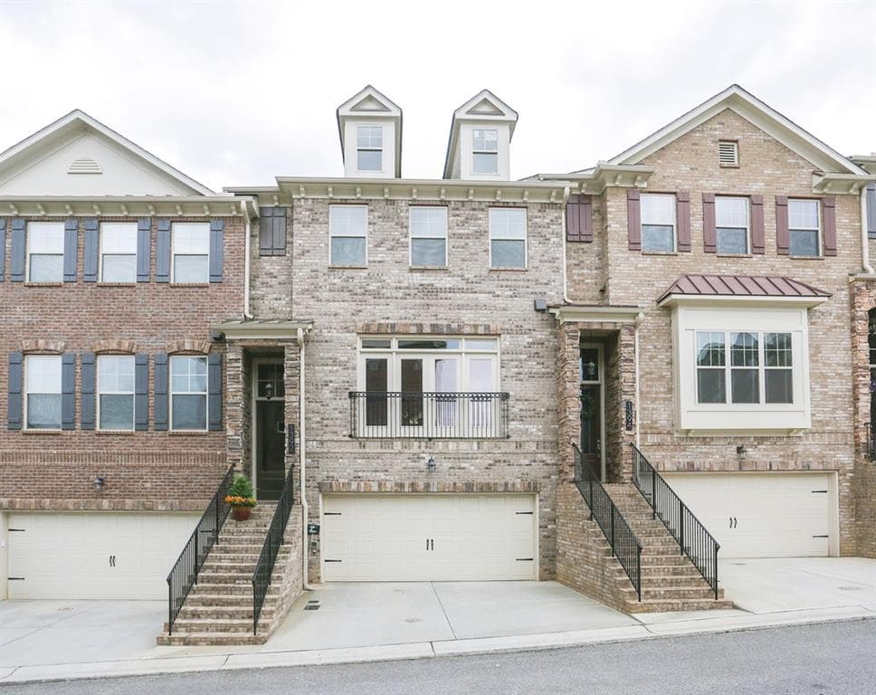 3 bedroom, 4 bathroom, 2,565 sq ft townhouse sold at 1392 Doublegate Drive, Brookhaven, GA 30319