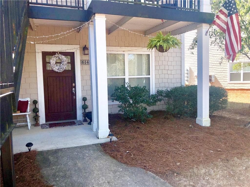 2 bedroom, 2 bathroom, 1,168 sq ft condominium sold at 1035 Barnett Shoals Road 614, Athens, GA 30605