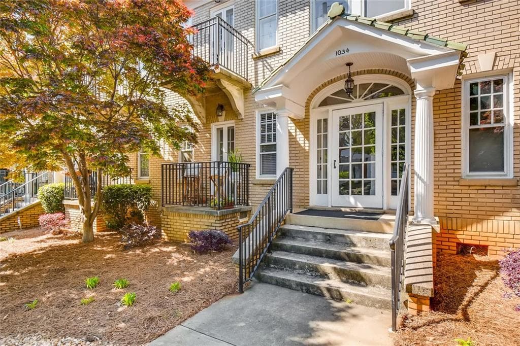 1 bedroom, 1 bathroom, 750 sq ft condominium sold at 1034 Virginia Avenue 5, Atlanta, GA 30306